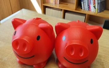 다정이와 다민이의 돼지저금통 이미지